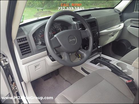 Used 2008 Jeep Liberty Sport image 7