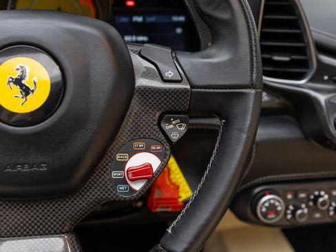 Used 2013 Ferrari 458 Spider RWD image 21