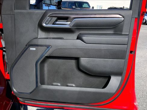 Used 2024 Chevrolet Silverado 2500 LTZ w/ LTZ Convenience Package image 23