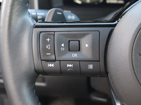 Used 2024 Nissan Rogue Platinum w/ Platinum Premium Package FWD image 12