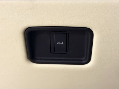 Used 2024 Land Rover Range Rover SE AWD/4WD image 11