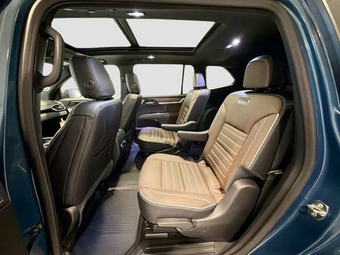 New 2026 GMC Acadia Denali Ultimate w/ LPO, Floor Liner Package image 22