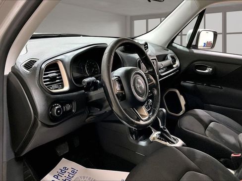 Used 2016 Jeep Renegade Latitude AWD/4WD image 14