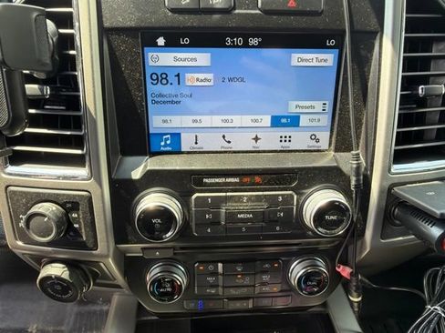 Used 2017 Ford F150 Lariat w/ Equipment Group 502A Luxury AWD/4WD image 23