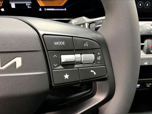 New 2025 Kia K4 LXS image 22