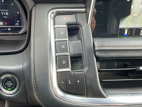 Used 2024 GMC Yukon XL AT4 w/ Technology Package AWD/4WD image 22