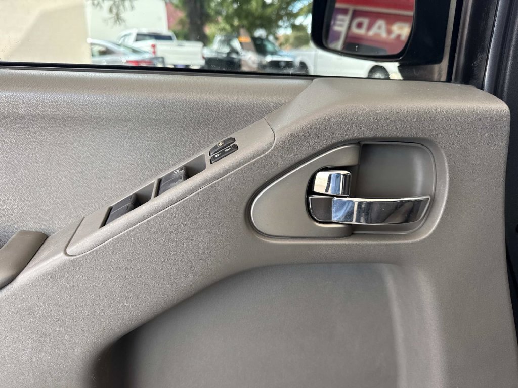 Used 2016 Nissan Frontier SV w/ SV Value Truck Package RWD image 21