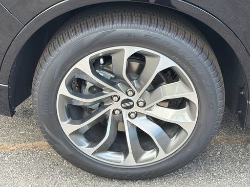 New 2026 Lincoln Aviator 2WD w/ Jet Appearance Package image 18