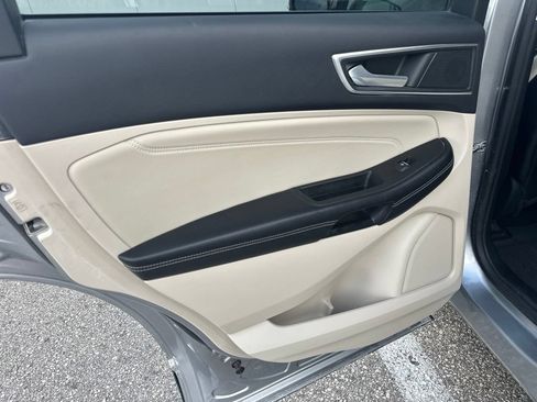 Used 2022 Ford Edge Titanium AWD/4WD image 17