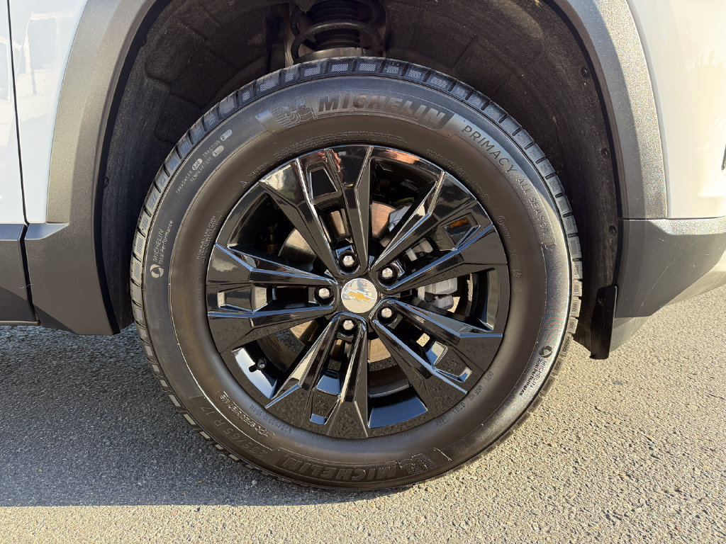 Used 2026 Chevrolet Equinox LT AWD/4WD image 14