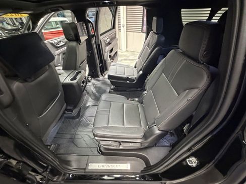 Used 2022 Chevrolet Suburban RST w/ Sport Performance Package image 58