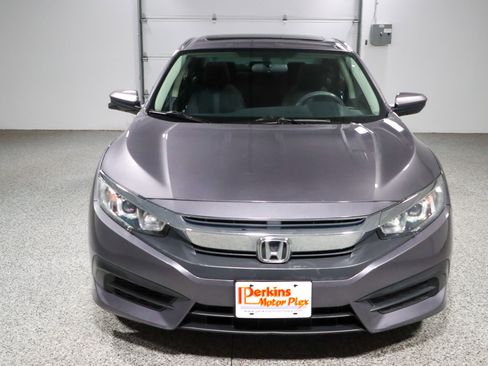 Used 2018 Honda Civic EX image 4