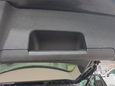 Used 2017 Chevrolet Traverse LT w/ Style and Technology Package image 14