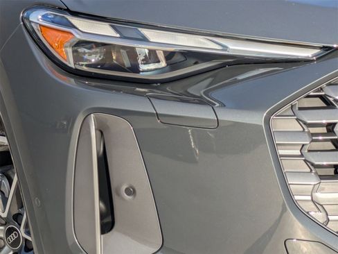 New 2025 Audi Q5 Premium image 16