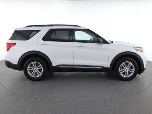 Used 2020 Ford Explorer XLT w/ Equipment Group 202A RWD image 8