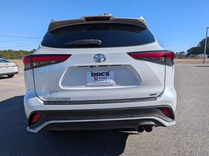 Used 2022 Toyota Highlander XSE