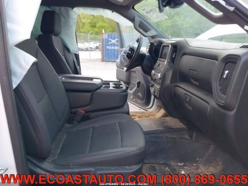 Used 2024 GMC Sierra 2500 Pro w/ Convenience Package image 10