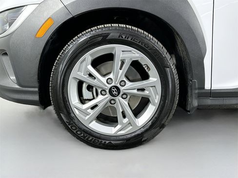 Used 2023 Hyundai Kona SEL image 28
