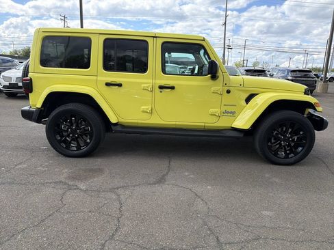 Used 2023 Jeep Wrangler Unlimited Sahara w/ Cold Weather Group AWD/4WD image 7
