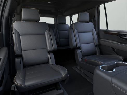 New 2025 Chevrolet Suburban Premier AWD/4WD image 17