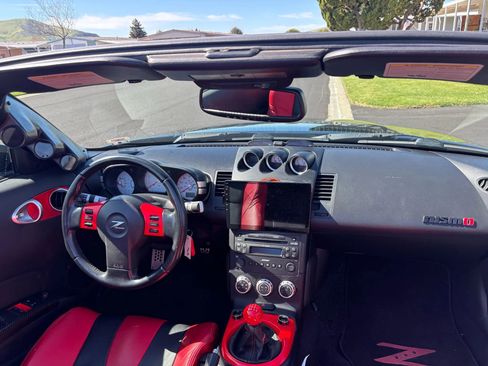 Used 2007 Nissan 350Z Touring image 14