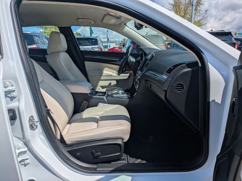Used 2021 Chrysler 300 Touring L AWD/4WD image 30