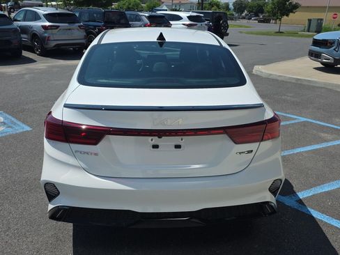 Used 2024 Kia Forte GT-Line w/ GT-Line Premium Package FWD image 4