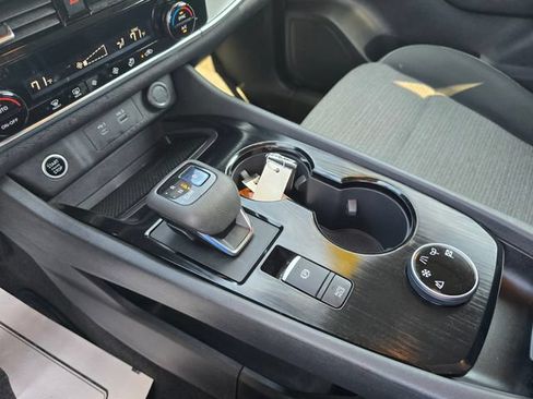 Used 2022 Nissan Rogue SV AWD/4WD image 21
