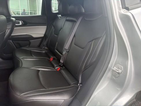 Certified 2025 Jeep Compass Limited AWD/4WD image 9