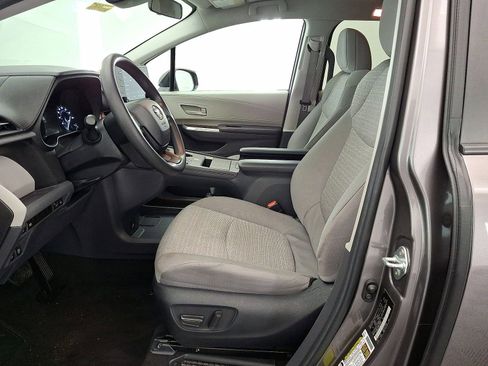 Certified 2024 Toyota Sienna LE image 11