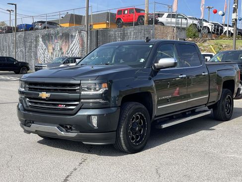 Used 2018 Chevrolet Silverado 1500 LTZ Z71 AWD/4WD image 3