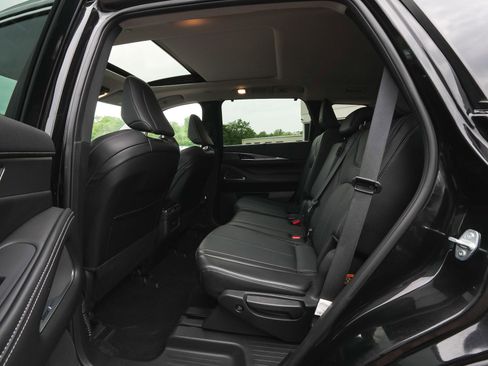 Used 2025 INFINITI QX60 Luxe AWD/4WD image 35