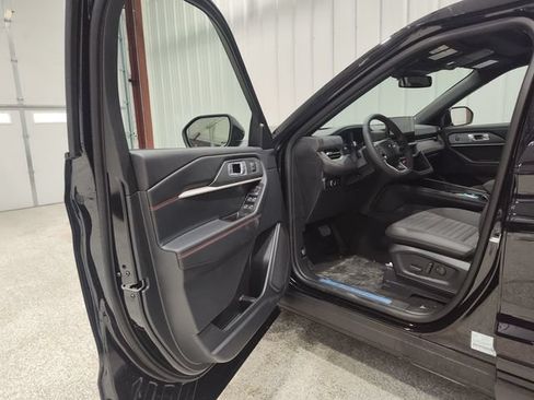 New 2026 Ford Explorer ST-Line w/ ST-Line Street Pack AWD/4WD image 14