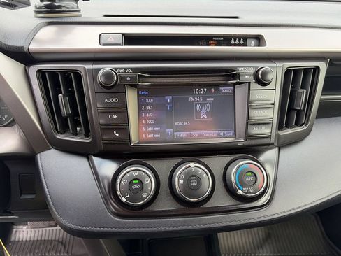 Used 2018 Toyota RAV4 LE w/ All Weather Liner Package AWD/4WD image 22