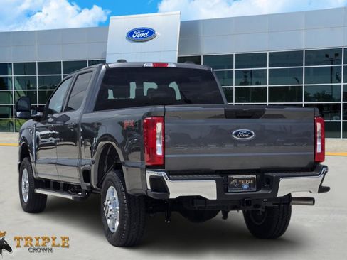 New 2026 Ford F250 XLT w/ FX4 Off-Road Package AWD/4WD image 4
