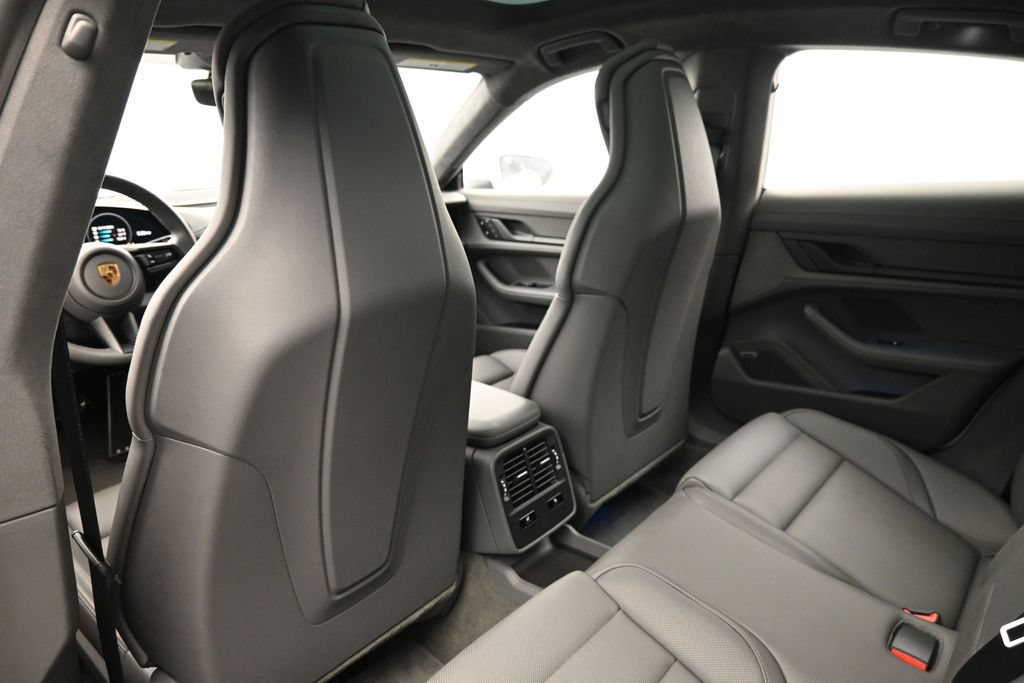 Certified 2022 Porsche Taycan Turbo AWD/4WD image 8