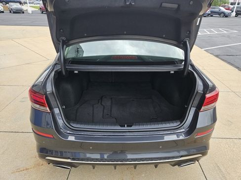 Used 2019 Kia Optima S image 9