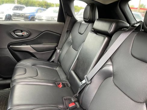 Used 2019 Jeep Cherokee Limited AWD/4WD image 12