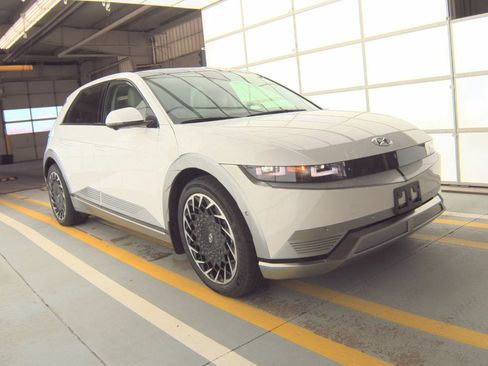 Used 2024 Hyundai Ioniq 5 Limited image 2