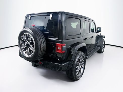 Used 2023 Jeep Wrangler Unlimited Sahara AWD/4WD image 9