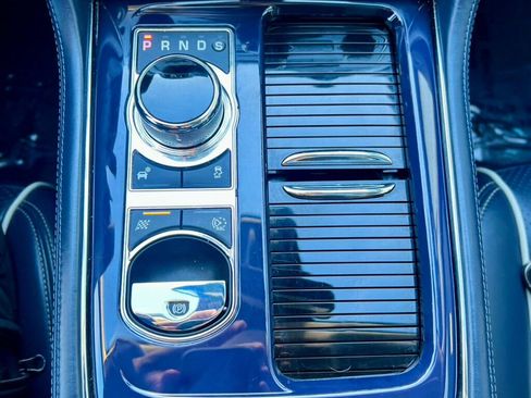 Used 2011 Jaguar XJ L image 30