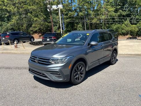 Used 2023 Volkswagen Tiguan SE FWD image 36