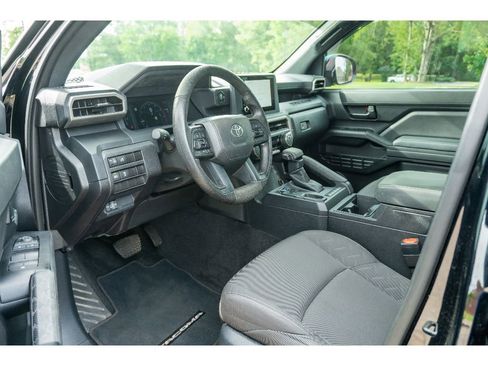 Used 2024 Toyota Tacoma SR RWD image 10