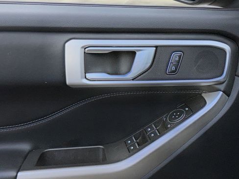 Used 2023 Ford Explorer XLT w/ Equipment Group 202A RWD image 16