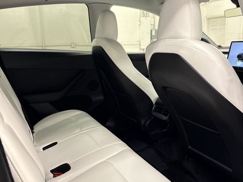 Used 2023 Tesla Model Y Long Range image 21