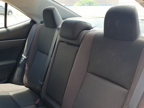 Used 2018 Toyota Corolla LE FWD image 12
