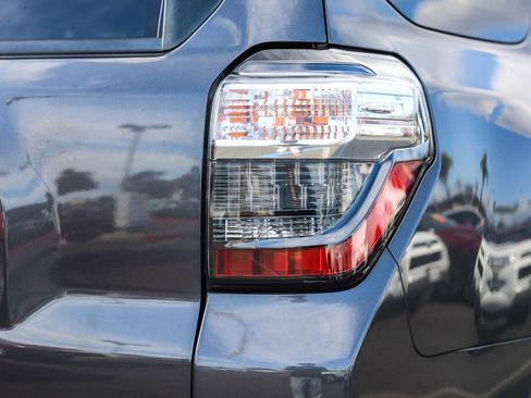 Certified 2018 Toyota 4Runner TRD Off-Road Premium image 25