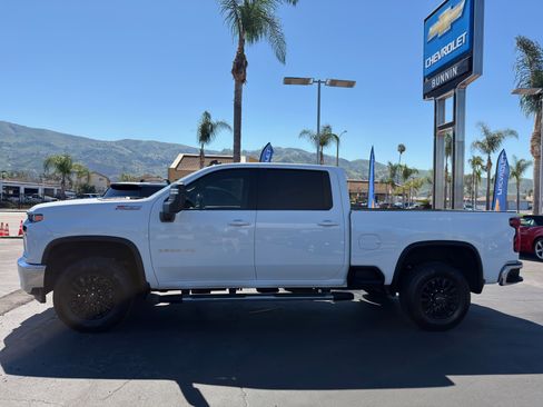 Used 2022 Chevrolet Silverado 2500 LT w/ Convenience Package image 5