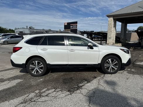 Used 2019 Subaru Outback 2.5i Limited AWD/4WD image 5