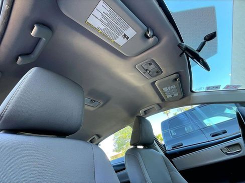 Used 2014 Toyota Corolla LE image 27